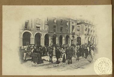 Άποψη υπαίθριας αγοράς, πιθανότατα στην πόλη της Διέπης.