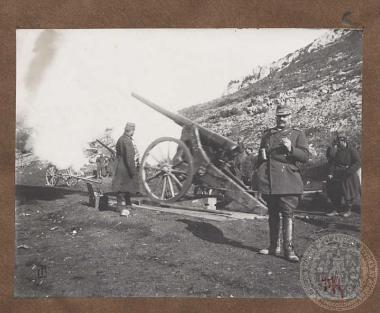 Βομβαρδισμός των τουρκικών οχυρών του Μπιζανίου από το ελληνικό πυροβολικό.