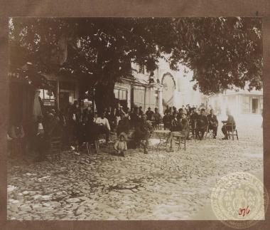 Καφενείο σε πλατεία της Ξάνθης.