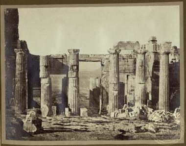 Άποψη των Προπυλαίων της Ακρόπολης.