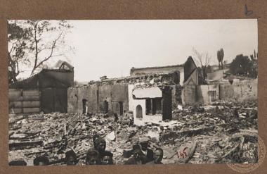 Πυρπολημένη και κατεστραμμένη γειτονιά των Σερρών.