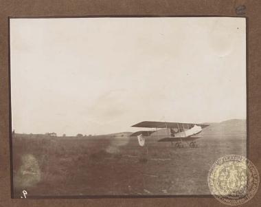 Γαλλικό διπλάνο τύπου Henry Farman ή Maurice Farman του Ελληνικού Λόχου Αεροπορίας.