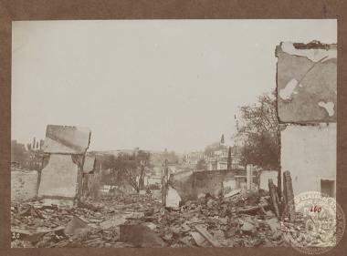 Χαλάσματα και ερείπια σε γειτονιά της πόλης των Σερρών.