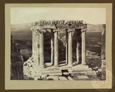 Άποψη του ναού της Απτέρου Νίκης.