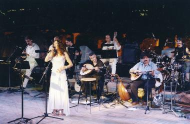 With the Voice of Eleftheria Arvanitaki (115982)