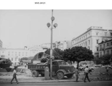 Η Αθήνα του '65 -70' - Η Πλατεία Κοτζιά.