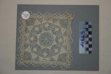 Τρία τετράγωνα σεμαίν