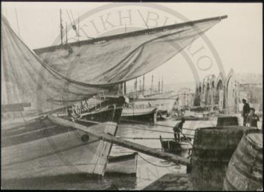 [Ιστιοφόρο κοντά στα Νεώρια Χανίων]