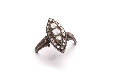 Ring/Δαχτυλίδι