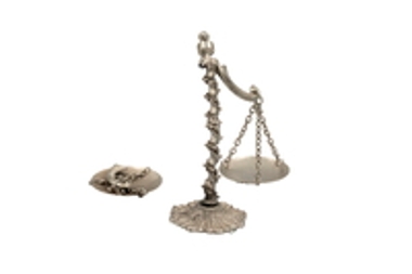 Διακοσμητικός ζυγός δικαιοσύνης σε ασημί χρώμα