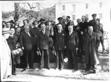 Αναμνηστική φωτογραφία από τις 25-03-1955