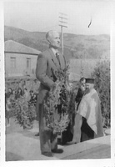 Κατάθεση στεφάνου στο Ηρώο Καλαβρύτων