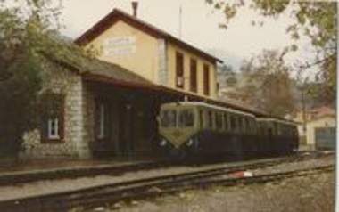 Αυτοκινητάμαξα Decauville στον Σιδηροδρομικό Σταθμό Καλαβρύτων