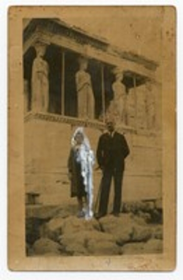 Ο Βασιλείος Γ. Σταθούλιας το 1937 στην Ακρόπολη με μια γυναίκα.