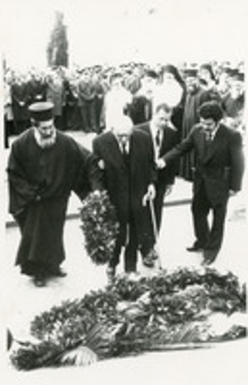 Κατάθεση στεφανιού στο Μνημείο του Τόπου Εκτέλεσης Καλαβρύτων