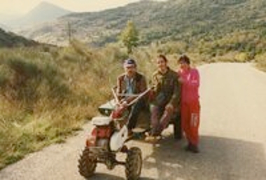 Κάτοικοι στους Ρωγούς