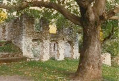 Ερείπια στο Μάζι Καλαβρύτων