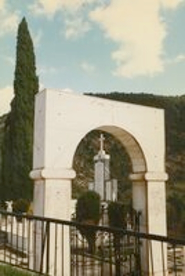 Το Μνημείο Εκτελεσθέντων στους Ρωγούς Καλαβρύτων