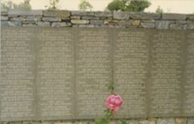 Το Γερμανικό στρατιωτικό νεκροταφείο Διονύσου - Ραπεντόζης