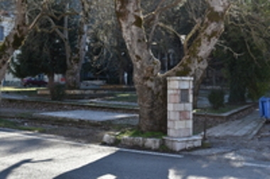 Liberty Square (Chelmou Square) – The monument of Konstantinos Pavlopoulos