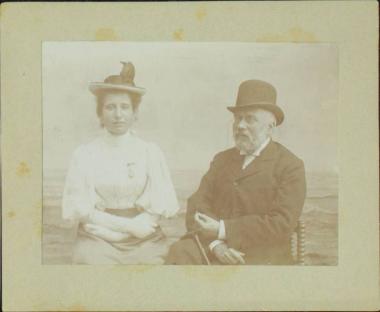 Photo of Stefanos and Ioulia Cratheodory.