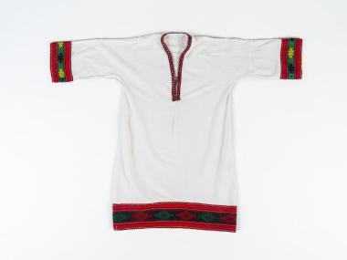 WOMEN’S SHIRT OF THE TRADITIONAL COSTUME OF ARACHOVA
