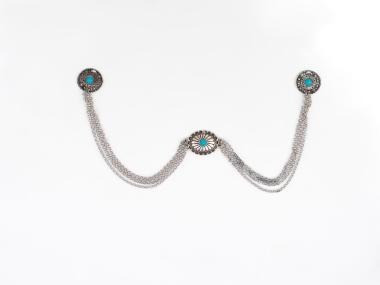 PIECE OF JEWELLERY WITH CHAIN, PART OF THE TRADITIONAL COSTUME OF ALEXANDREIA WITH A BLUE SAYIAS