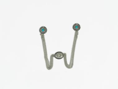 PIECE OF JEWELLERY WITH CHAIN, PART OF THE TRADITIONAL COSTUME OF ALEXANDREIA WITH A BLUE SAYIAS