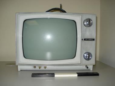 Φορητή Τηλεόραση APCO TV-12PAA