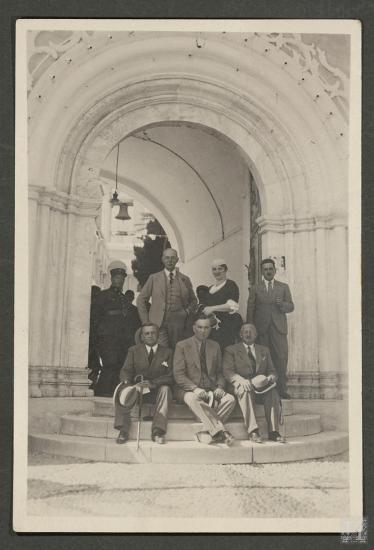 Θάνος Πετραλιάς (κάτω αριστερά)