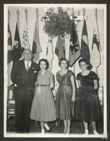 Επαμεινώνδας Πετραλιάς, Τίτη Ψιλάκη-Πετραλιά, Νίνα Πετραλιά και Λία Βασιλειάδου