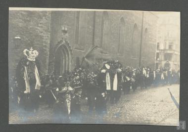 Νεκρώσιμη πομπή  του Συνταγματάρχη και Διοικητή του Δ΄ Σώματος Στρατού Ανατολικής Μακεδονίας  Ιωάννη Χατζόπουλου προς το Κοιμητήριο της πόλης Görlitz