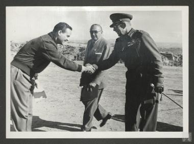 Βασιλεύς Παύλος, Επαμεινώνδας Πετραλιάς και Λούης Χεπ (Louis Hepp)