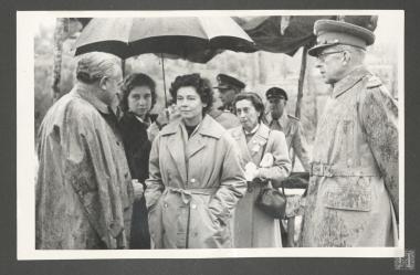 Βασιλεύς Παύλος, Βασίλισσα Φρειδερική, Πριγκίπισσα Σοφία και ο Επαμεινώνδας Πετραλιάς σε περιοδεία στην Βόρεια Ελλάδα