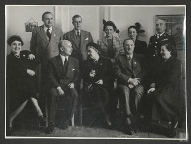 Επαμεινώνδας Πετραλιάς, Λίνα Τσαλδάρη και Μαρία Παπάγου στα γραφεία του φιλανθρωπικού ιδρύματος 