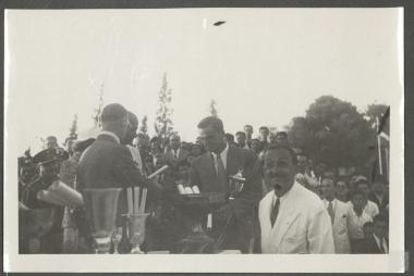 Απονομή επάθλων σε αγώνες διακρίνεται ο Επαμεινώνδας Πετραλιάς