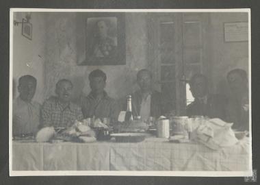 Επαμεινώνδας Πετραλιάς με τον Βασιλέα Παύλο σε καταφύγιο στο Παναχαϊκό όρος