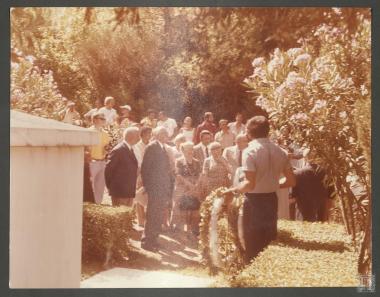 Επαμεινώνδας Πετραλιάς καταθέτωντας στεφάνι στο μνημείο Pierre de Coubertin στην Αρχαία Ολυμπία