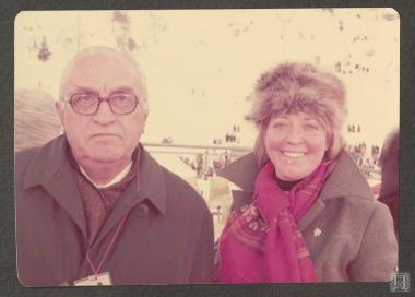 Επαμεινώνδας Πετραλιάς με την Πρωθιέρεια Μαρία Μοσχολιού στους Χειμερινούς  Ολυμπιακούς Αγώνες στο Sapporo το 1972