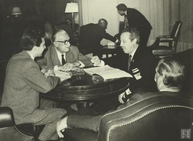 Επαμεινώνδας Πετραλιάς με παράγοντες της Διεθνούς Ολυμπιακής Επιτροπής (Δ.Ο.Ε) στο Μεξικό