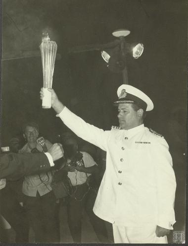 Παράδοση της Ολυμπιακής Φλόγας από τον Επαμεινώνδα Πετραλιά στην πόλη του Μεξικό