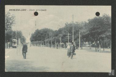 Carte postale. VENEZIA-LIDO - Viale principale
Αποστολή δώρων στον Θάνο Πετραλιά και  περιγραφή της διαμονής των μελών της βασιλικής οικογένειας στο Λίντο της Βενετίας