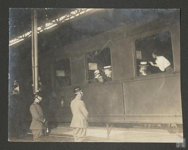 Βασιλεύς Κωνσταντίνος Α΄ (αναχώρηση από το Λουγκάνο)