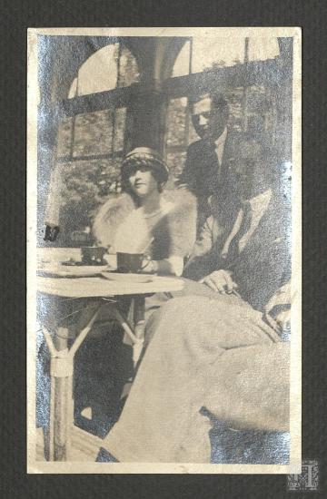 Πρίγκιπας Ανδρέας της Ελλάδας και της Δανίας, Πριγκίπισσα Αλίκη της Ελλάδας και Θάνος Πετραλιάς στην εξορία