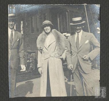 Πρίγκιπας Ανδρέας της Ελλάδας και της Δανίας (αριστερά)