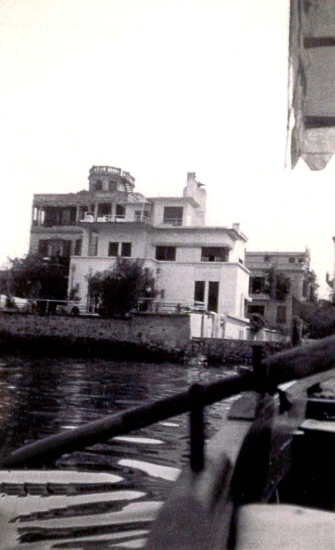 Φωτογραφία οικήματος από το προσωπικό αρχείο της οικογένειας Ριάδη