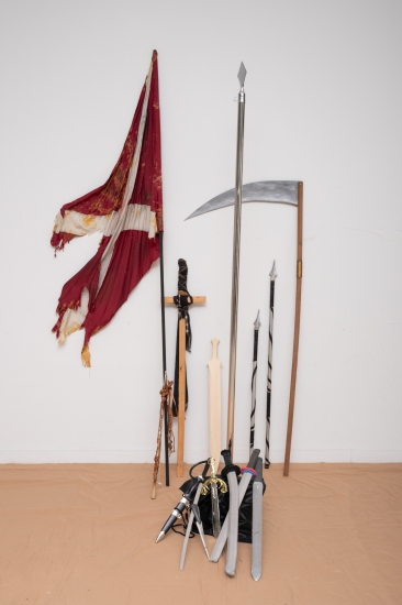 Διάφορα όπλα και αξεσουάρ μάχης