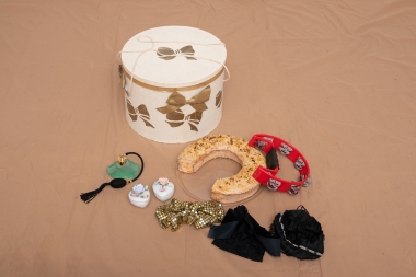 Κουτί, άρωμα, ντέφι και λοιπά αξεσουάρ