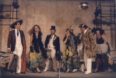 ΜΠΛΕΞΑΝ ΟΙ ΓΡΑΜΜΕΣ