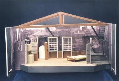 ΕΝΑ ΚΑΠΕΛΟ ΓΕΜΑΤΟ ΒΡΟΧΗ